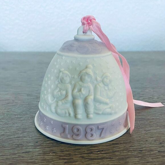 Lladro 1987 Vintage Christmas Bell Porcelain Holiday Ornament - Picture 1 of 3